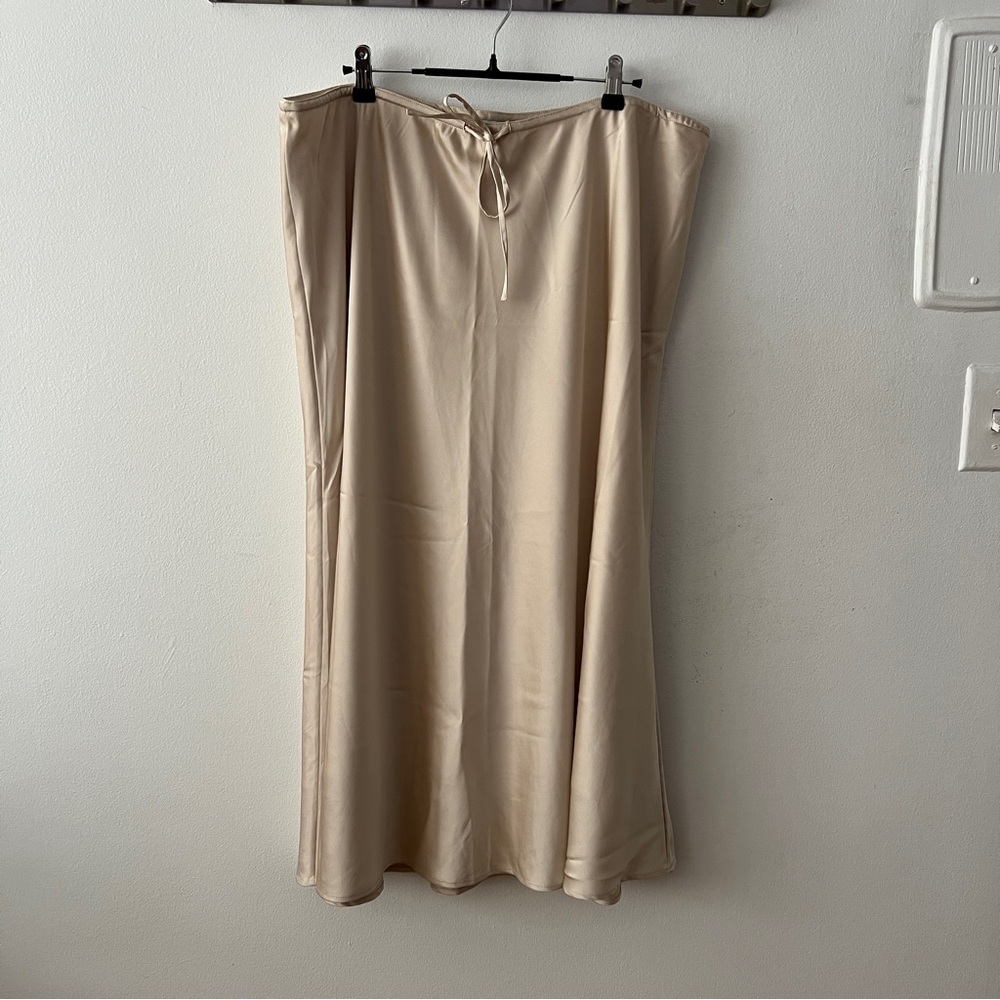 Abercrombie & Fitch Satin Beige Midi Skirt